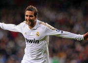 开云官网-厄德高，F1街道赛之夜的稳定心脏，永不掉线的中场节拍器