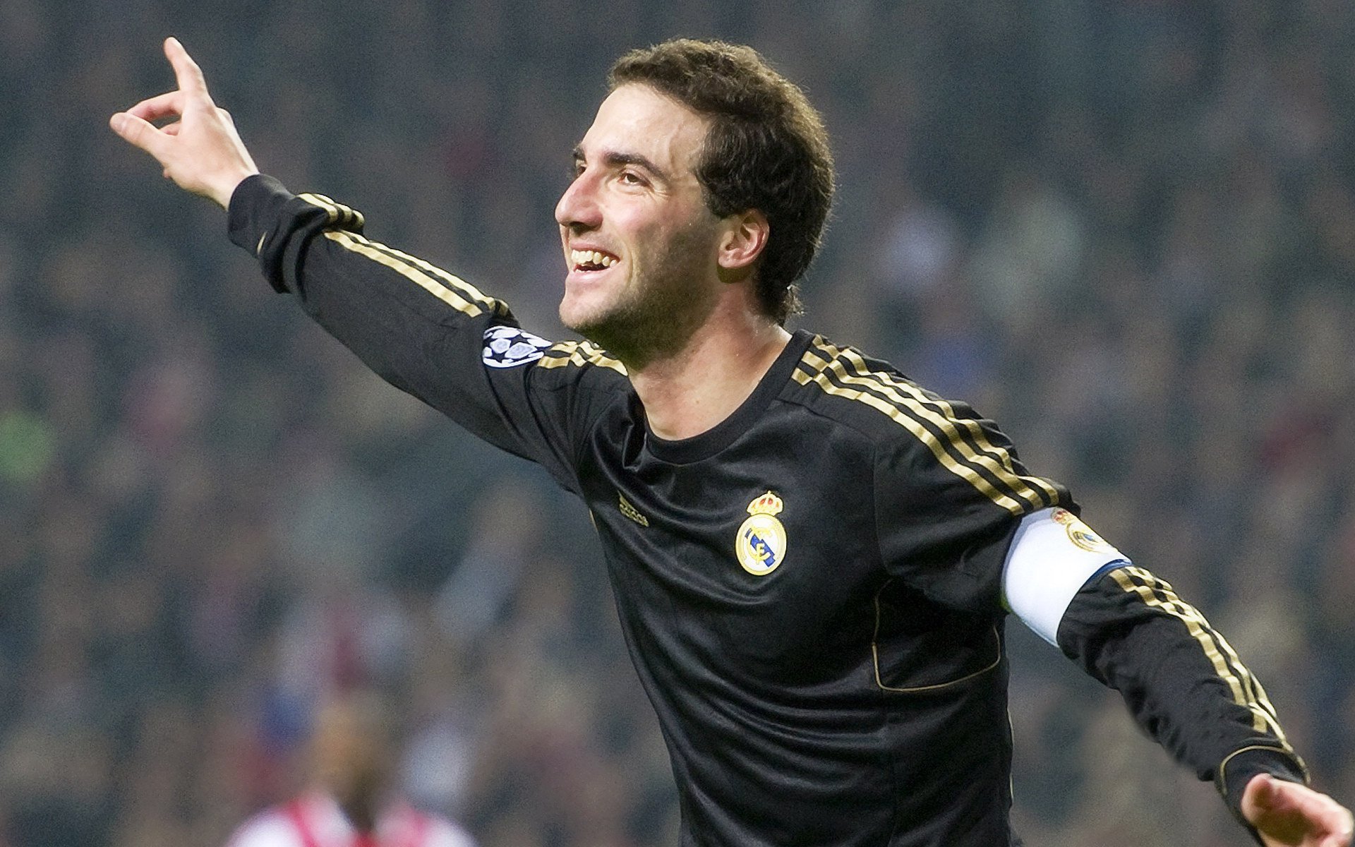 欧冠半决赛之夜，马克西关键回合不手软